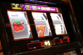 Live dealer casino table on 123ph accessible from a Philippine mobile device